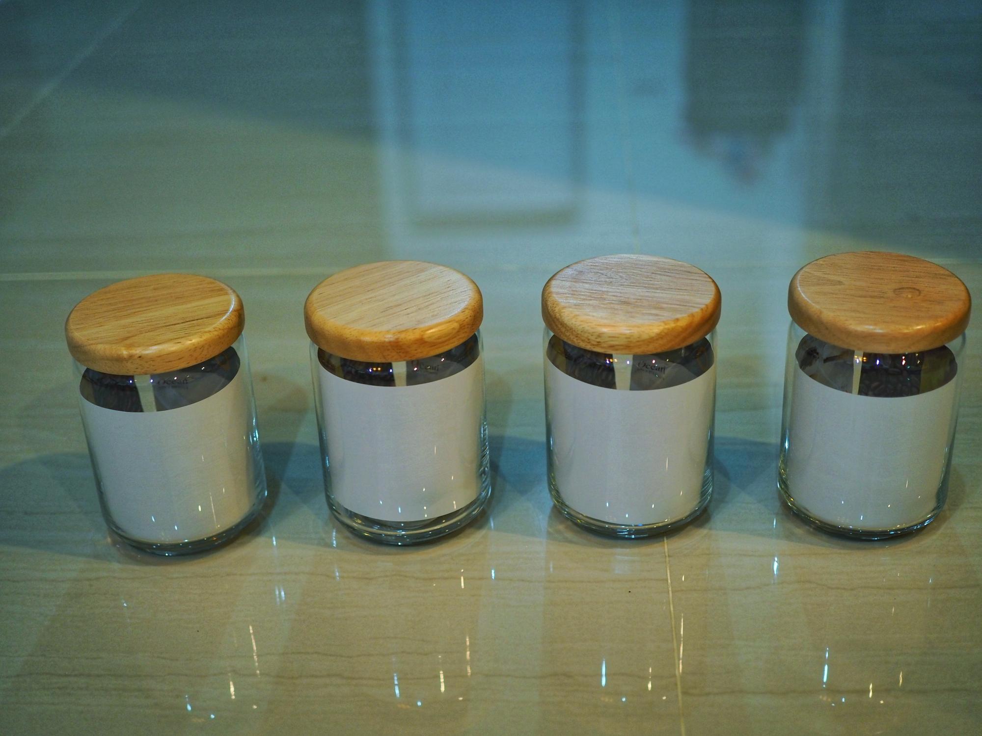 Compact product kit with measured jars and labels